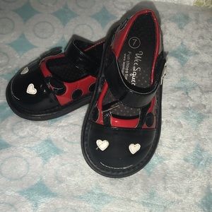 Wee squeaks lady big shoes size 7